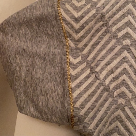 Jcrew small grey tee with gold and white embroidery - Picture 4 of 7